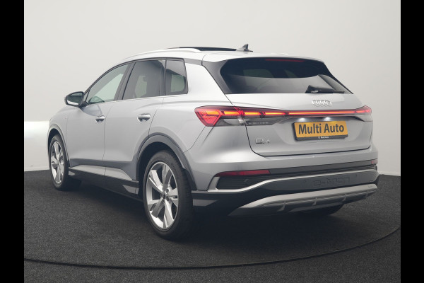 Audi Q4 e-tron 40 S Line 77 kWh 204pk Dealer O.H. | Panodak | Adaptive Cruise | Head Up | Camera | Matrix LED | Camera | Warmtepomp | Sportstoelen Memory & Verwarmd | Stuur Verwarmd | Apple Carplay | Navigatie | DAB |