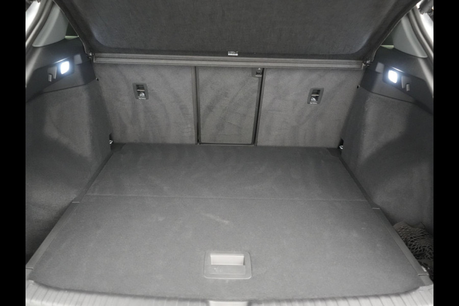 Audi Q4 e-tron 40 S Line 77 kWh 204pk Dealer O.H. | Panodak | Adaptive Cruise | Head Up | Camera | Matrix LED | Camera | Warmtepomp | Sportstoelen Memory & Verwarmd | Stuur Verwarmd | Apple Carplay | Navigatie | DAB |