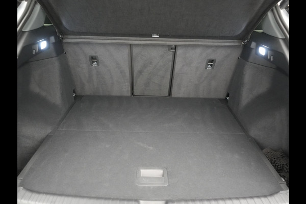 Audi Q4 e-tron 40 S Line 77 kWh 204pk Dealer O.H. | Panodak | Adaptive Cruise | Head Up | Camera | Matrix LED | Camera | Warmtepomp | Sportstoelen Memory & Verwarmd | Stuur Verwarmd | Apple Carplay | Navigatie | DAB |