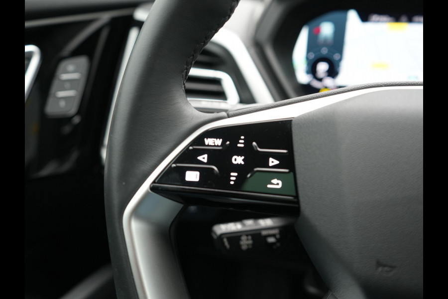 Audi Q4 e-tron 40 S Line 77 kWh 204pk Dealer O.H. | Panodak | Adaptive Cruise | Head Up | Camera | Matrix LED | Camera | Warmtepomp | Sportstoelen Memory & Verwarmd | Stuur Verwarmd | Apple Carplay | Navigatie | DAB |