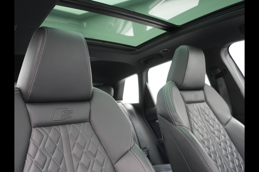 Audi Q4 e-tron 35 2x S Line 55 kWh 170pk Dealer O.H. | Panodak | Lederen Sportstoelen Memory | Adaptive Cruise | Head Up | 360 Camera | Sonos Audio | Matrix LED | Keyless | Blis | Apple Carplay | Navigatie | DAB |