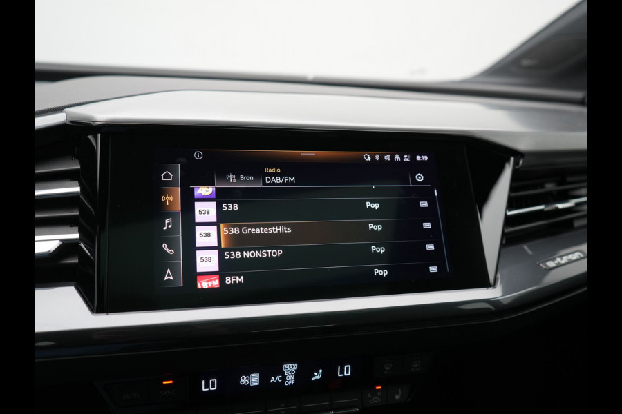 Audi Q4 e-tron 35 2x S Line 55 kWh 170pk Dealer O.H. | Panodak | Lederen Sportstoelen Memory | Adaptive Cruise | Head Up | 360 Camera | Sonos Audio | Matrix LED | Keyless | Blis | Apple Carplay | Navigatie | DAB |