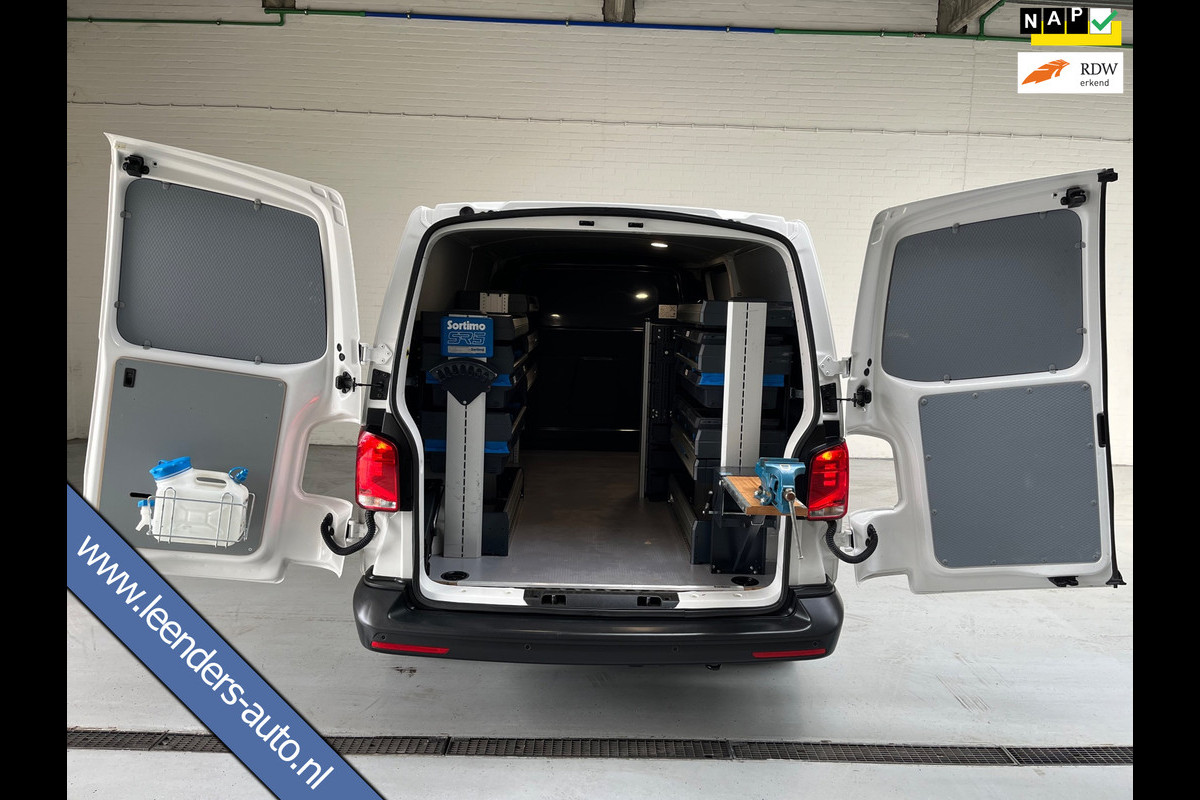 Volkswagen Transporter Automaat DSG Servicewagen 2.0 TDI 150pk L2H1 3Persoons Sortimo Inrichting, Airco, Navigatie, RIJKLAARPRIJS!