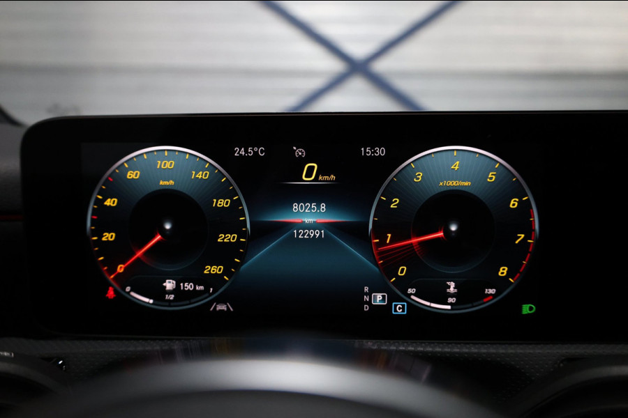 Mercedes-Benz A-Klasse 180 AMG Line BTW/LED/VIRTUAL/PANO/HALF LEER+ALCANTARA+S.VERWARMIN/18"LMV/CAM/ACC/ECC/12 MDN GARANTIE!