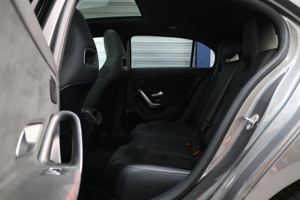 Mercedes-Benz A-Klasse 180 AMG Line BTW/LED/VIRTUAL/PANO/HALF LEER+ALCANTARA+S.VERWARMIN/18"LMV/CAM/ACC/ECC/12 MDN GARANTIE!