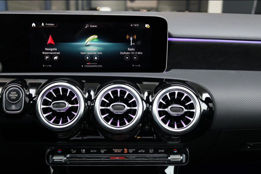 Mercedes-Benz A-Klasse 180 AMG Line BTW/LED/VIRTUAL/PANO/HALF LEER+ALCANTARA+S.VERWARMIN/18"LMV/CAM/ACC/ECC/12 MDN GARANTIE!