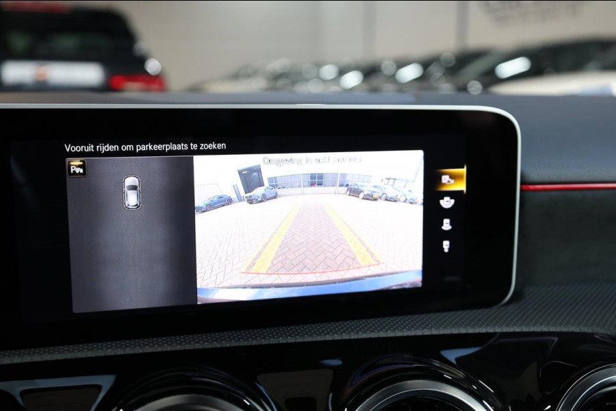 Mercedes-Benz A-Klasse 180 AMG Line BTW/LED/VIRTUAL/PANO/HALF LEER+ALCANTARA+S.VERWARMIN/18"LMV/CAM/ACC/ECC/12 MDN GARANTIE!