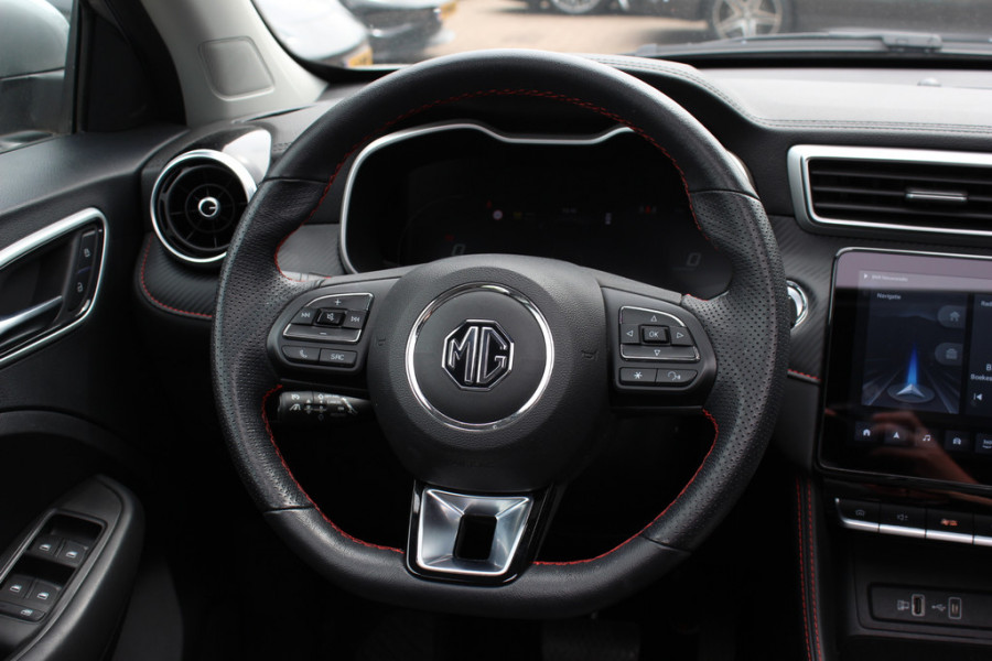 MG Mg zs ev EV Long Range Luxury 70 kWh / Trekhaak / Panoramadak / Camera / Leder / CarPlay / Keyless / 17'' / Stoelverwarming / Dodehoek / DAB / ACC