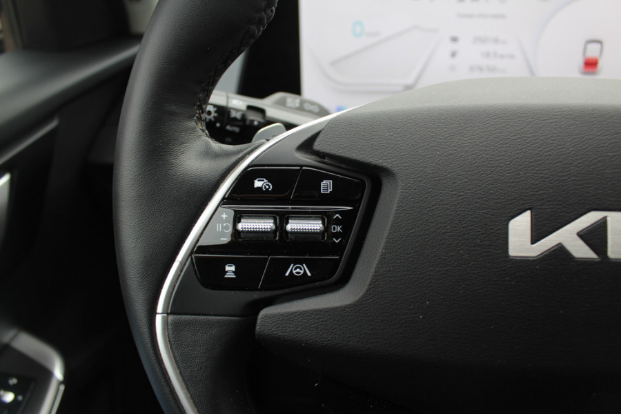Kia Ev6 Light Edition 58 kWh / SOH 100% / Camera / Navigatie / Keyless / 19'' / DAB  / Stuur+Stoelverwarming / Dodehoek / ACC