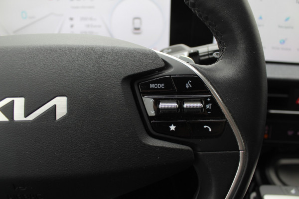 Kia Ev6 Light Edition 58 kWh / SOH 100% / Camera / Navigatie / Keyless / 19'' / DAB  / Stuur+Stoelverwarming / Dodehoek / ACC