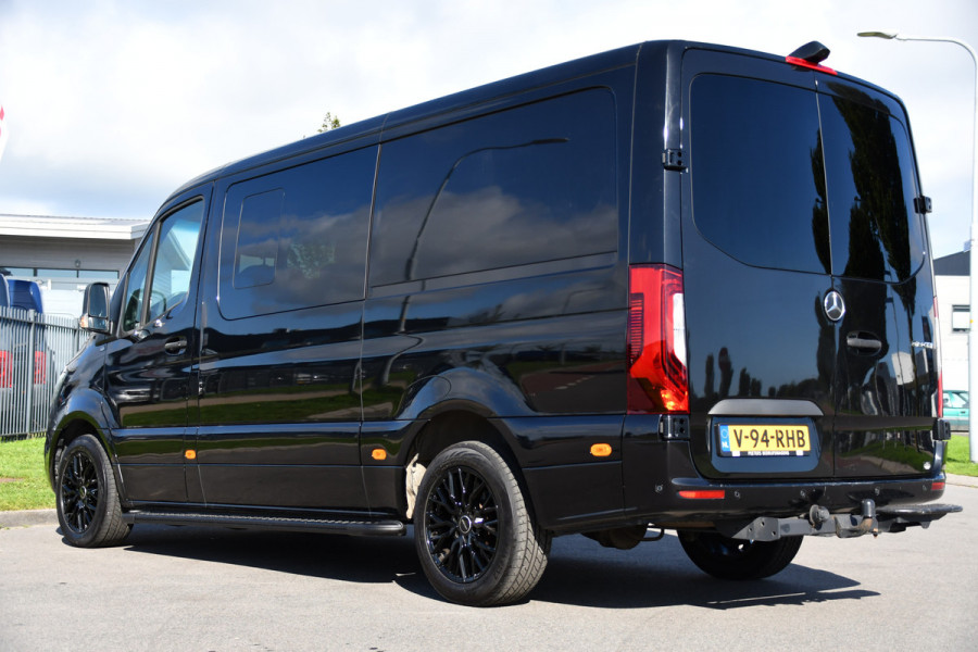 Mercedes-Benz Sprinter 319 3.0 CDI L2H1 DC Black Edition FULL OPTIONS! 360 Camera, Adaptieve Cruise, LED, 2 x Stoelverwarming, Standkacel, Autmaat, 10,5'' Mbux, Sensoren, Uniek!