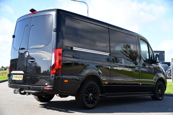 Mercedes-Benz Sprinter 319 3.0 CDI L2H1 DC Black Edition FULL OPTIONS! 360 Camera, Adaptieve Cruise, LED, 2 x Stoelverwarming, Standkacel, Autmaat, 10,5'' Mbux, Sensoren, Uniek!