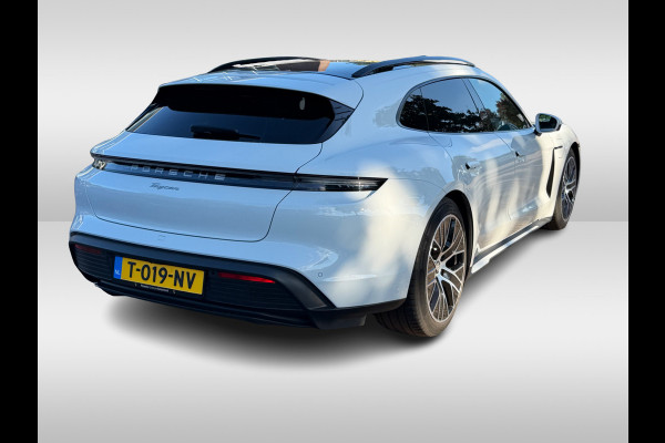 Porsche Taycan Sport Turismo 93 kWh / Panoramadak / 360Camera / Passenger Display / Luchtvering / 21'' / Adaptieve Stoelen / CarPlay / Keyless / Bose / Stoel+Stuurverwarming / Dodehoek / ACC