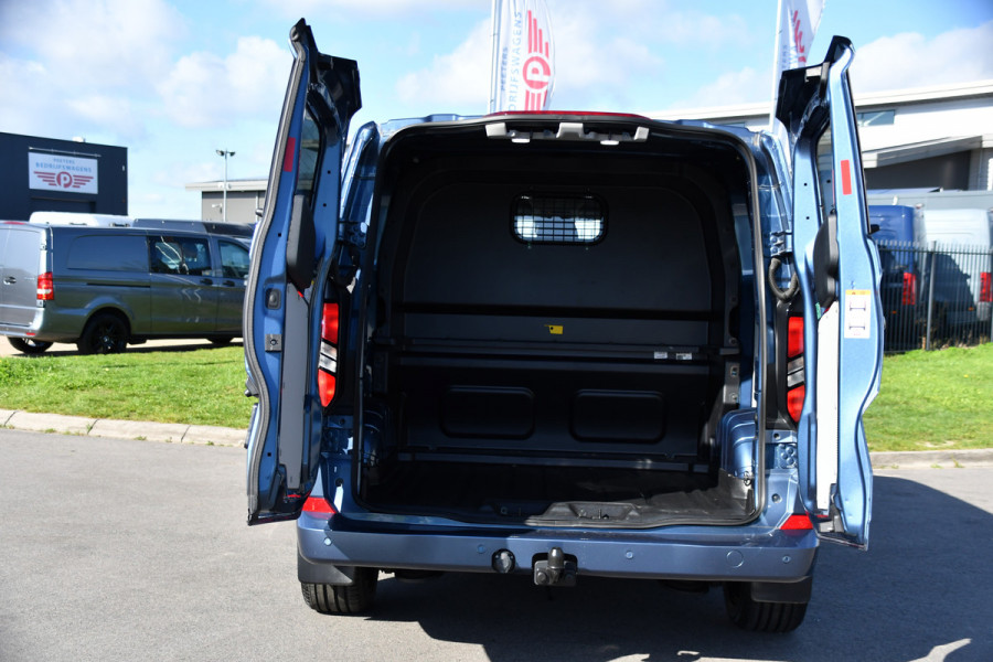 Ford Transit Custom 300 2.0 TDCI L1H1 DC Limited PB Edition Adaptieve Cruise, Camera, Carplay, LED, Stoelverwarming, 2 x Schuifdeur, Automaat, Stuurverwarming, Trekhaak, 170pk, Uniek!