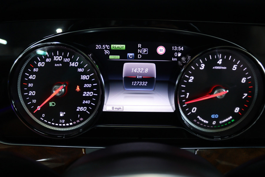 Mercedes-Benz E-Klasse 300 e Advantage (CAMERA, STOELVERWARMING/VERKOELING, ELEKTR STOELEN, SFEERVERLICHTING)