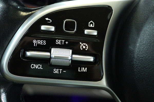Mercedes-Benz E-Klasse 300 e Advantage (CAMERA, STOELVERWARMING/VERKOELING, ELEKTR STOELEN, SFEERVERLICHTING)