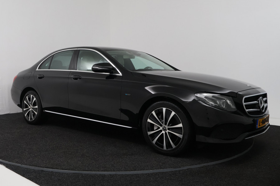 Mercedes-Benz E-Klasse 300 e Advantage (CAMERA, STOELVERWARMING/VERKOELING, ELEKTR STOELEN, SFEERVERLICHTING)
