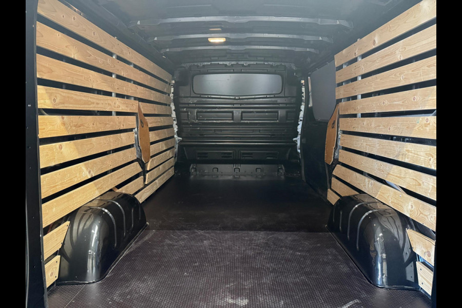 Renault Trafic 2.0 Blue dCi 130PK T30 L2H1 Advance Airco Bluetooth Camera Cruise Control Parkeersensoren Trekhaak