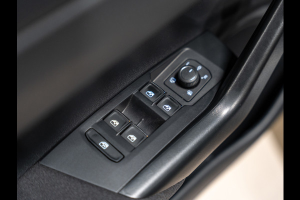 Volkswagen Polo 1.0 TSI DSG R-Line Edition, IQ Led, Led Grill, Virtual Cockpit, Clima, ACC, Cam, Navi, Apple Carplay, Android, PDC
