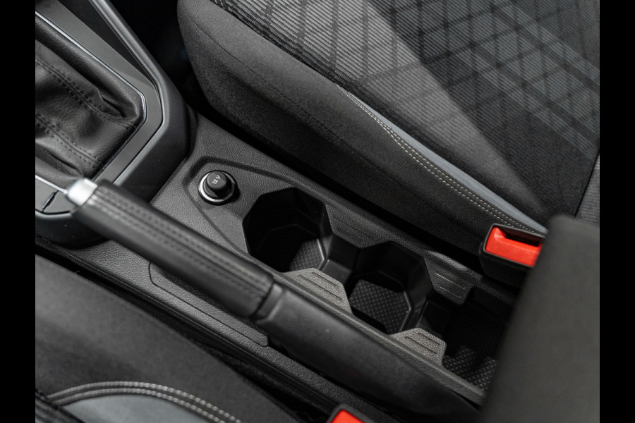 Volkswagen Polo 1.0 TSI DSG R-Line Edition, IQ Led, Led Grill, Virtual Cockpit, Clima, ACC, Cam, Navi, Apple Carplay, Android, PDC