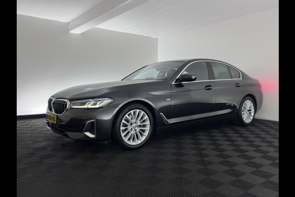 BMW 5 Serie 520d Business Edition Plus (INCL.BTW) Aut. *LEATHER | LASER-LED | HARMAN/KARDON | ADAPTIVE-CRUISE | BLIND-SPOT | MEMORY-PACK | CAMERA | DIGI-COCKPIT | AMBIENT-LIGHT | DAB+ | NAVI-FULLMAP | ECC | PDC | 18''ALU*