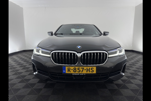 BMW 5 Serie 520d Business Edition Plus (INCL.BTW) Aut. *LEATHER | LASER-LED | HARMAN/KARDON | ADAPTIVE-CRUISE | BLIND-SPOT | MEMORY-PACK | CAMERA | DIGI-COCKPIT | AMBIENT-LIGHT | DAB+ | NAVI-FULLMAP | ECC | PDC | 18''ALU*