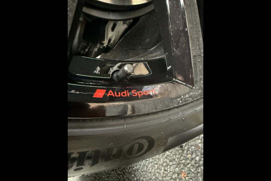 Audi Q8 55 Tfsi S-LINE Competiton 23 inch Rs zetels Carbon look soft close Trekhaak B&O 360 camera