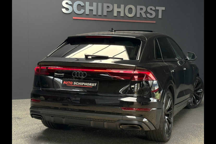 Audi Q8 55 Tfsi S-LINE Competiton 23 inch Rs zetels Carbon look soft close Trekhaak B&O 360 camera