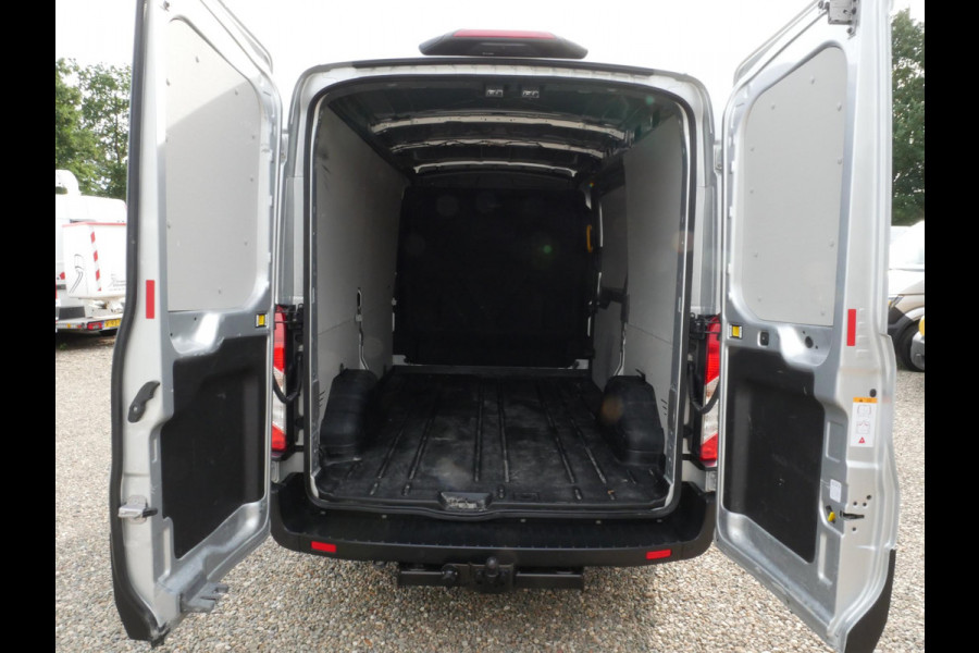 Ford Transit 2.0 TDCI 130PK L2H2 Airco Camera Trekhaak
