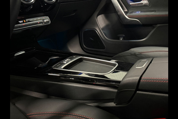 Mercedes-Benz CLA-Klasse 200 AMG Line | FACELIFT | NIGHT | 360 CAMERA | BURMESTER