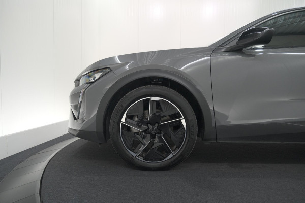 Peugeot 408 1.6 HYbrid 225 EAT8 Allure | Adaptieve Cruise Control | Camera | 19 Inch Lichtmetalen Velgen