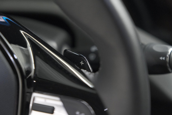 Peugeot 408 1.6 HYbrid 225 EAT8 Allure | Adaptieve Cruise Control | Camera | 19 Inch Lichtmetalen Velgen