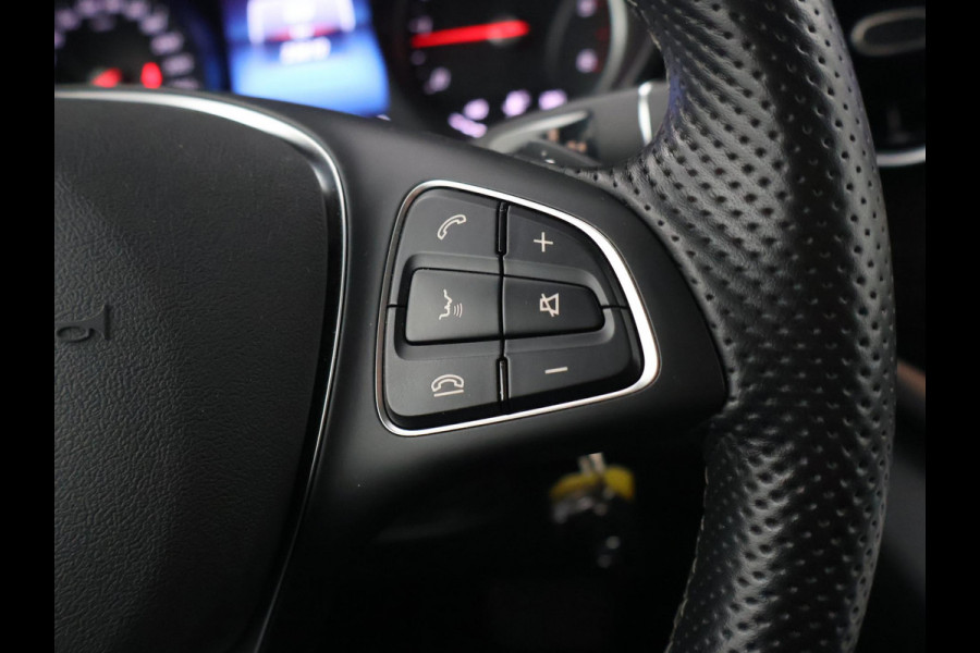 Mercedes-Benz V-Klasse 300D 239 PK DUBBEL CABINE AVANTGARDE NIGHT | LEDER | TREKHAAK | 360 CAMERA