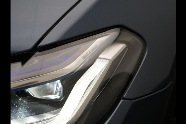 BMW 5 Serie Touring 530e M Sport PHEV 293pk Dealer O.H. | Active Steering | Trekhaak Af Fabriek | Panodak | Head Up | Adaptive Cruise | Adaptief Onderstel | Camera | Laser LED | Lederen Comfortstoelen Memory & Verwarmd | Sfeerverlichting | Blis |  Plug In Hybrid |