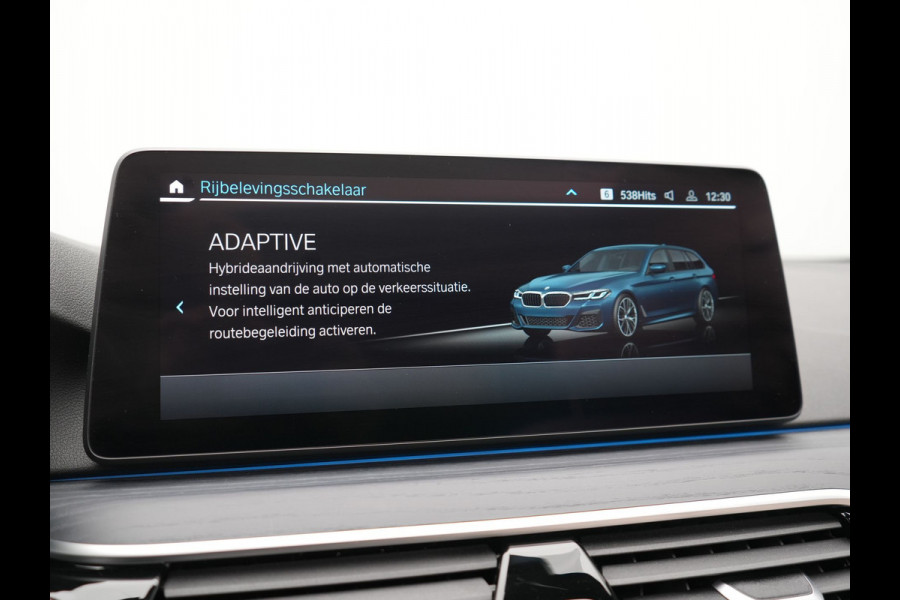 BMW 5 Serie Touring 530e M Sport PHEV 293pk Dealer O.H. | Active Steering | Trekhaak Af Fabriek | Panodak | Head Up | Adaptive Cruise | Adaptief Onderstel | Camera | Laser LED | Lederen Comfortstoelen Memory & Verwarmd | Sfeerverlichting | Blis |  Plug In Hybrid |