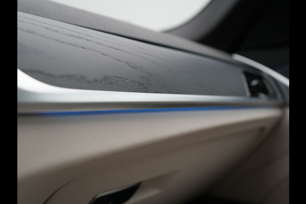BMW 5 Serie Touring 530e M Sport PHEV 293pk Dealer O.H. | Active Steering | Trekhaak Af Fabriek | Panodak | Head Up | Adaptive Cruise | Adaptief Onderstel | Camera | Laser LED | Lederen Comfortstoelen Memory & Verwarmd | Sfeerverlichting | Blis |  Plug In Hybrid |