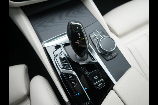 BMW 5 Serie Touring 530e M Sport PHEV 293pk Dealer O.H. | Active Steering | Trekhaak Af Fabriek | Panodak | Head Up | Adaptive Cruise | Adaptief Onderstel | Camera | Laser LED | Lederen Comfortstoelen Memory & Verwarmd | Sfeerverlichting | Blis |  Plug In Hybrid |