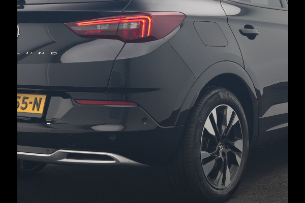 Opel Grandland 1.6 Turbo Ultimate PHEV 225pk Dealer O.H. | Trekhaak Afn. | Adaptive Cruise | 360 Camera | Alcantara Sportstoelen & Stuur Verwarmd | BLIS | Keyless | Navigatie | DAB | Plug In Hybrid | Apple Carplay | Plug In Hybrid |