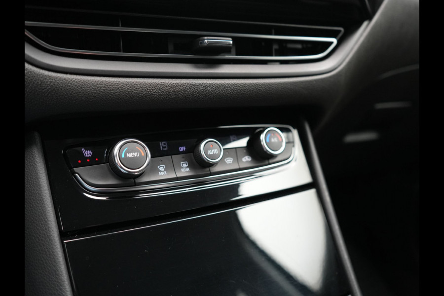 Opel Grandland 1.6 Turbo Ultimate PHEV 225pk Dealer O.H. | Trekhaak Afn. | Adaptive Cruise | 360 Camera | Alcantara Sportstoelen & Stuur Verwarmd | BLIS | Keyless | Navigatie | DAB | Plug In Hybrid | Apple Carplay | Plug In Hybrid |