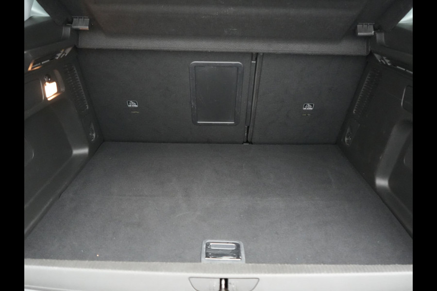 Opel Grandland 1.6 Turbo Ultimate PHEV 225pk Dealer O.H. | Trekhaak Afn. | Adaptive Cruise | 360 Camera | Alcantara Sportstoelen & Stuur Verwarmd | BLIS | Keyless | Navigatie | DAB | Plug In Hybrid | Apple Carplay | Plug In Hybrid |