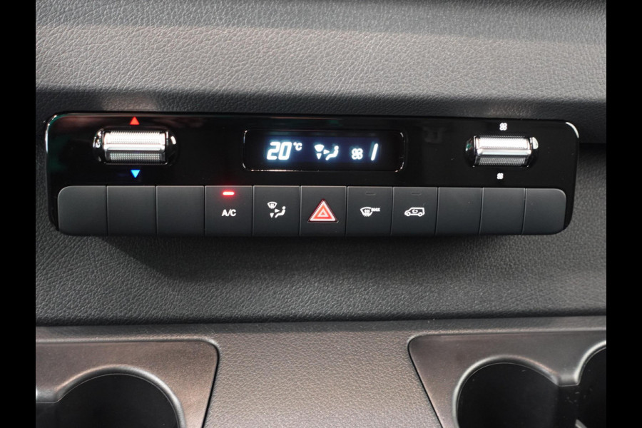 Mercedes-Benz Sprinter 315 L3H2 Automaat Trekhaak Airco Adaptive Cruise Control Parkeersensoren Camera Leder