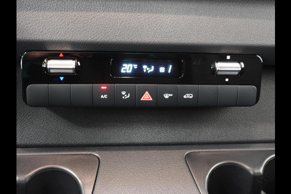 Mercedes-Benz Sprinter 315 L3H2 Automaat Trekhaak Airco Adaptive Cruise Control Parkeersensoren Camera Leder