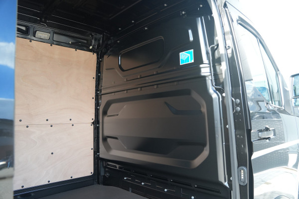 Renault Master E-Tech T35 L3H2 Advance Long Range 87 kWh 143pk - Navi - Camera - Betimmering - 360 Parkeersensoren - Stoelverwarming - Rijklaar