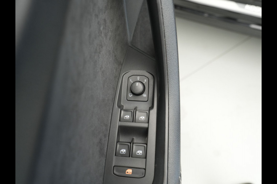 Škoda Kodiaq 1.5 TSI 150pk Sportline Business Panoramadak Camera Stoelverwarming Acc Carplay