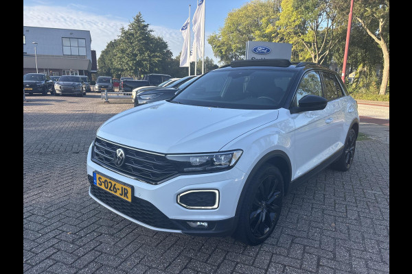 Volkswagen T-Roc 1.5 TSI Sport | 150pk | Panoramadak | Adaptieve Cruise | Stoelverwarming | Elektrische Achterklep | Achteruitrijcamera