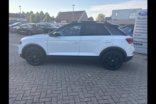 Volkswagen T-Roc 1.5 TSI Sport | 150pk | Panoramadak | Adaptieve Cruise | Stoelverwarming | Elektrische Achterklep | Achteruitrijcamera