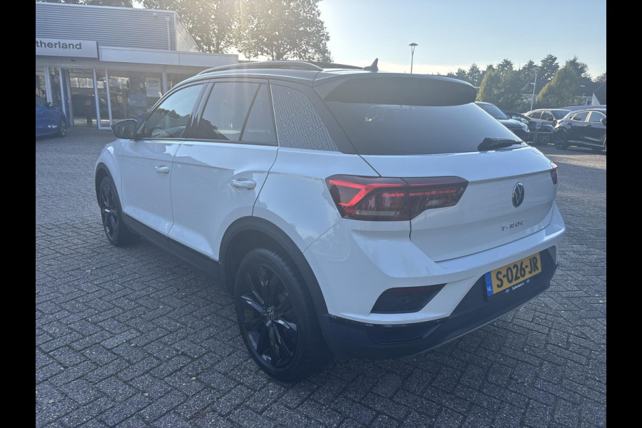 Volkswagen T-Roc 1.5 TSI Sport | 150pk | Panoramadak | Adaptieve Cruise | Stoelverwarming | Elektrische Achterklep | Achteruitrijcamera