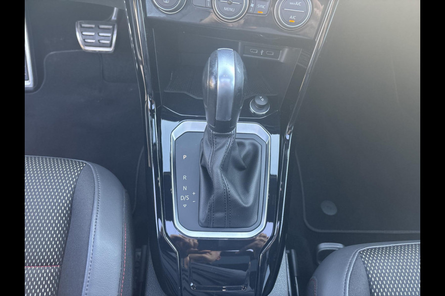 Volkswagen T-Roc 1.5 TSI Sport | 150pk | Panoramadak | Adaptieve Cruise | Stoelverwarming | Elektrische Achterklep | Achteruitrijcamera