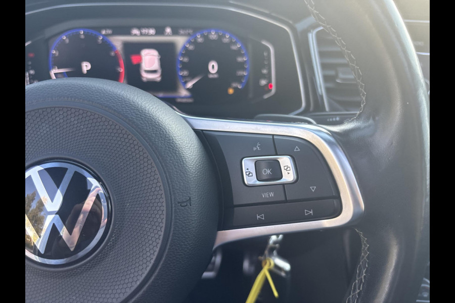 Volkswagen T-Roc 1.5 TSI Sport | 150pk | Panoramadak | Adaptieve Cruise | Stoelverwarming | Elektrische Achterklep | Achteruitrijcamera