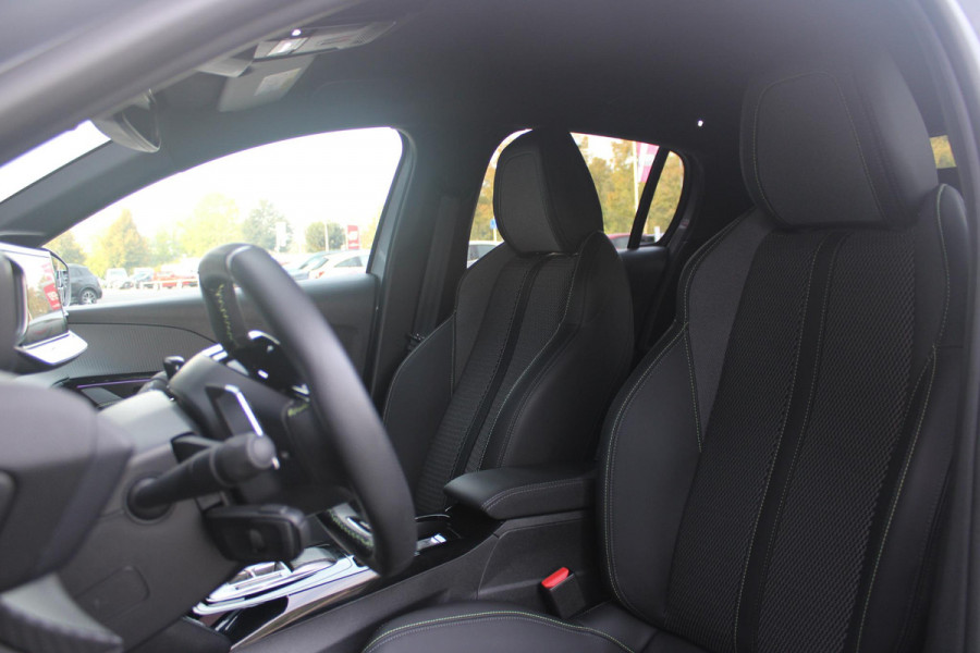 Peugeot 208 1.2 Hybrid 110PK AUTOMAAT GT | CAMERA VOOR + ACHTER | NAVIGATIE | DRAADLOZE APPLE CARPLAY/ANDROID AUTO | FULL LED KOPLAMPEN | LICHTMETALEN VELGEN 17" | DODEHOEK DETECTIE | DRAADLOZE TELEFOONLADER | KEYLESS ENTRY/START | DAB+ RADIO | ADAPTIVE CRUISE CONTROL | CLIMATE CONTROL | SFEERVERLICHTING |